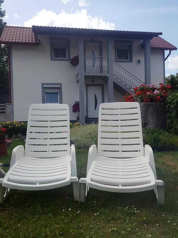 Guesthouse Samolov Vrhovine Ngoại thất bức ảnh