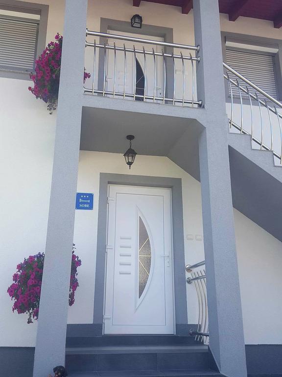 Guesthouse Samolov Vrhovine Ngoại thất bức ảnh