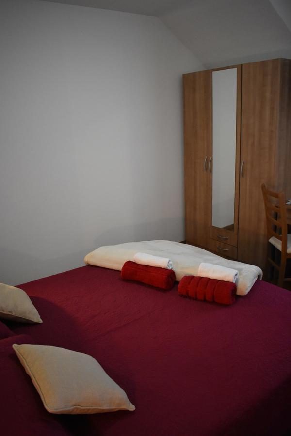 Guesthouse Samolov Vrhovine Ngoại thất bức ảnh