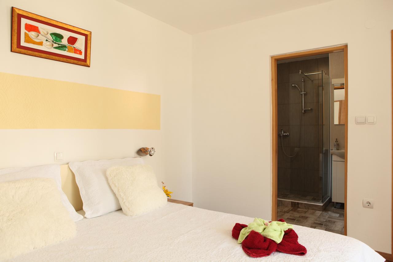 Guesthouse Samolov Vrhovine Ngoại thất bức ảnh