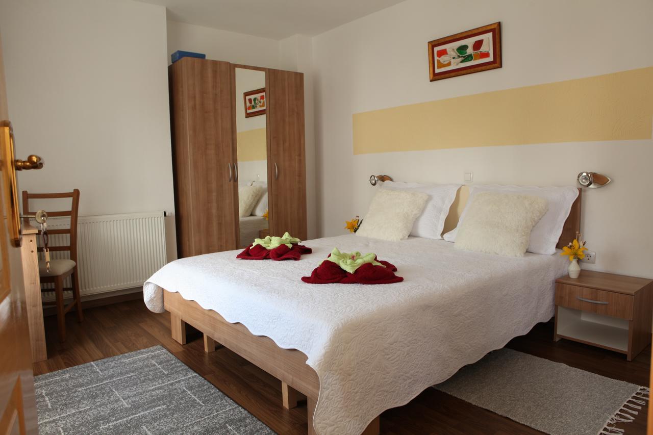 Guesthouse Samolov Vrhovine Ngoại thất bức ảnh
