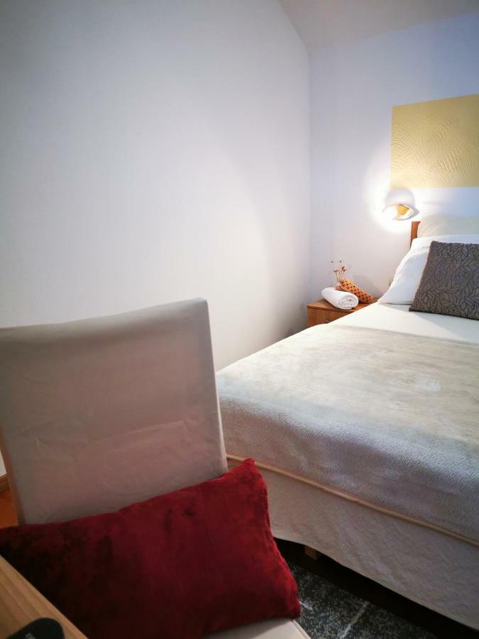 Guesthouse Samolov Vrhovine Ngoại thất bức ảnh