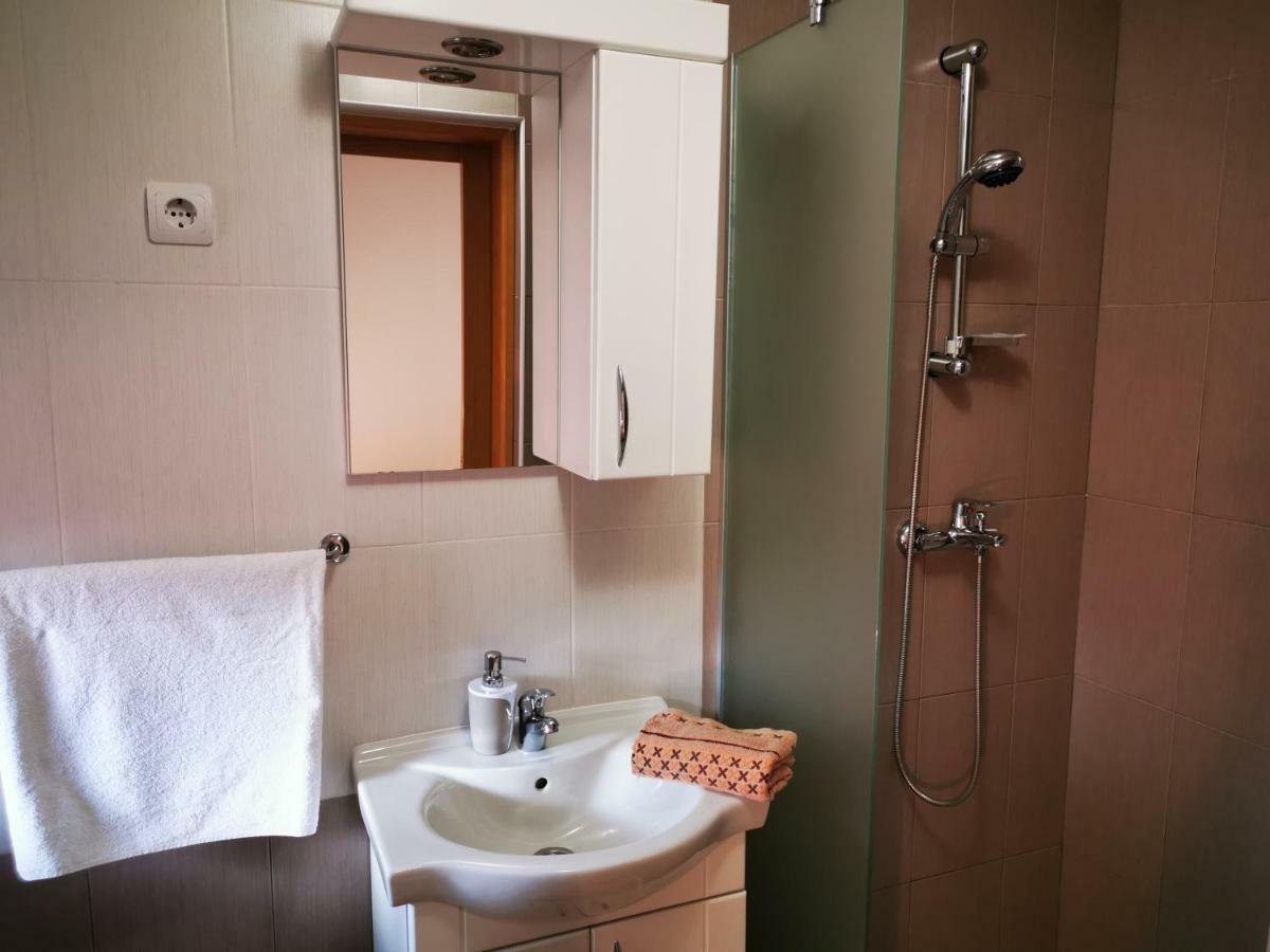 Guesthouse Samolov Vrhovine Ngoại thất bức ảnh