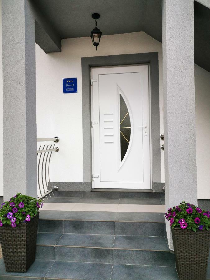 Guesthouse Samolov Vrhovine Ngoại thất bức ảnh