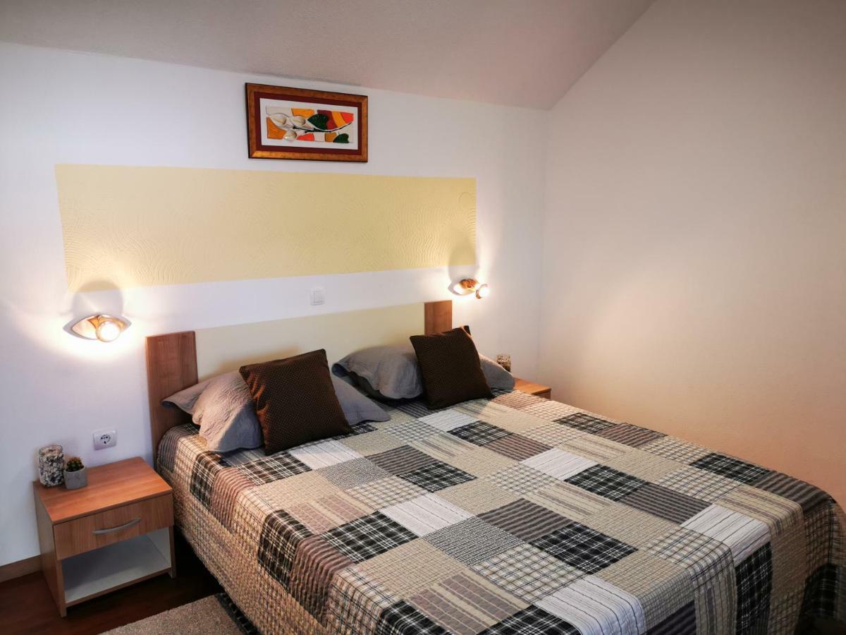 Guesthouse Samolov Vrhovine Ngoại thất bức ảnh