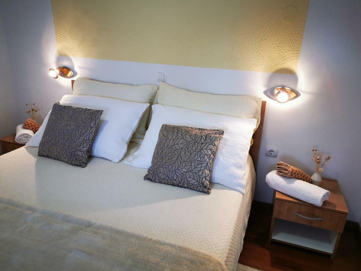 Guesthouse Samolov Vrhovine Ngoại thất bức ảnh