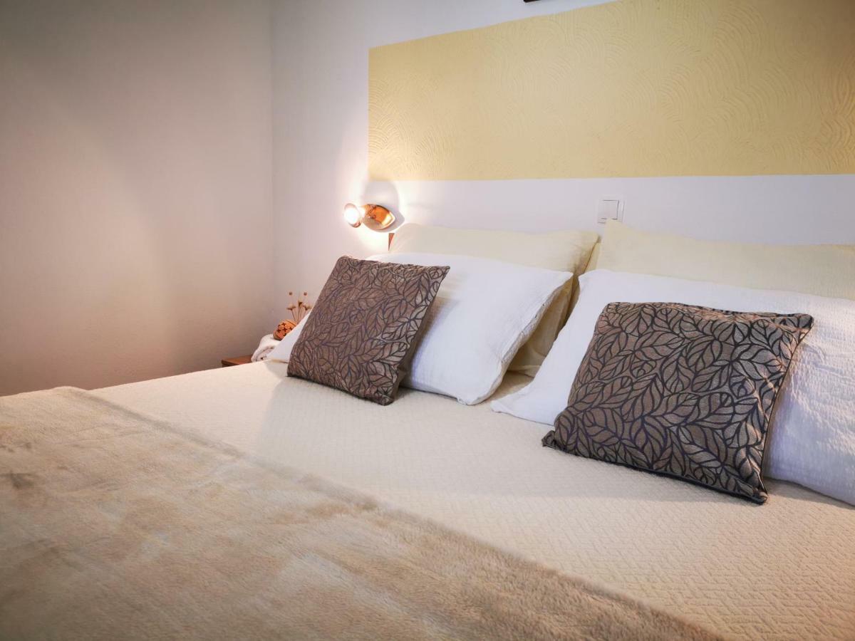 Guesthouse Samolov Vrhovine Ngoại thất bức ảnh